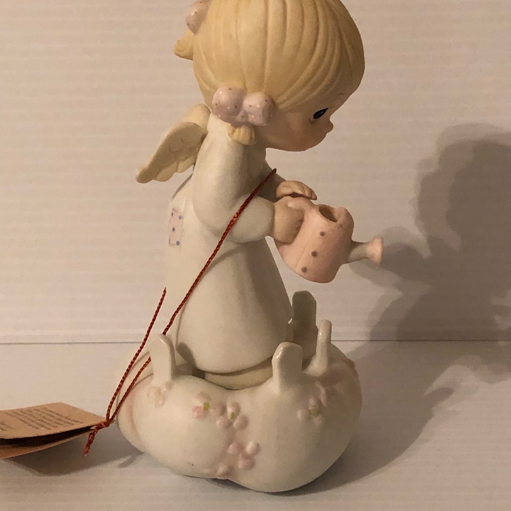 Precious Moments Sending you a rainbow figurine - Picture 3 of 8